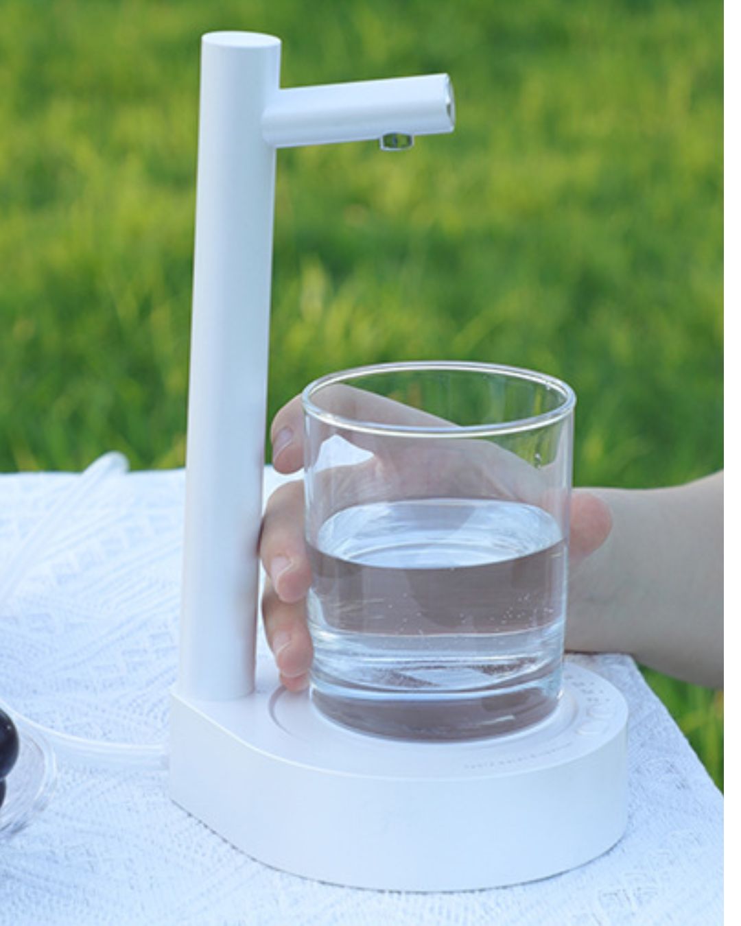 DISPENSADOR DE AGUA CON BASE (BLANCO)